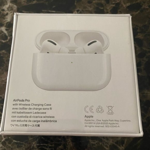 Apple airpods pro BRAND NEW In Box - Picture 4 of 9